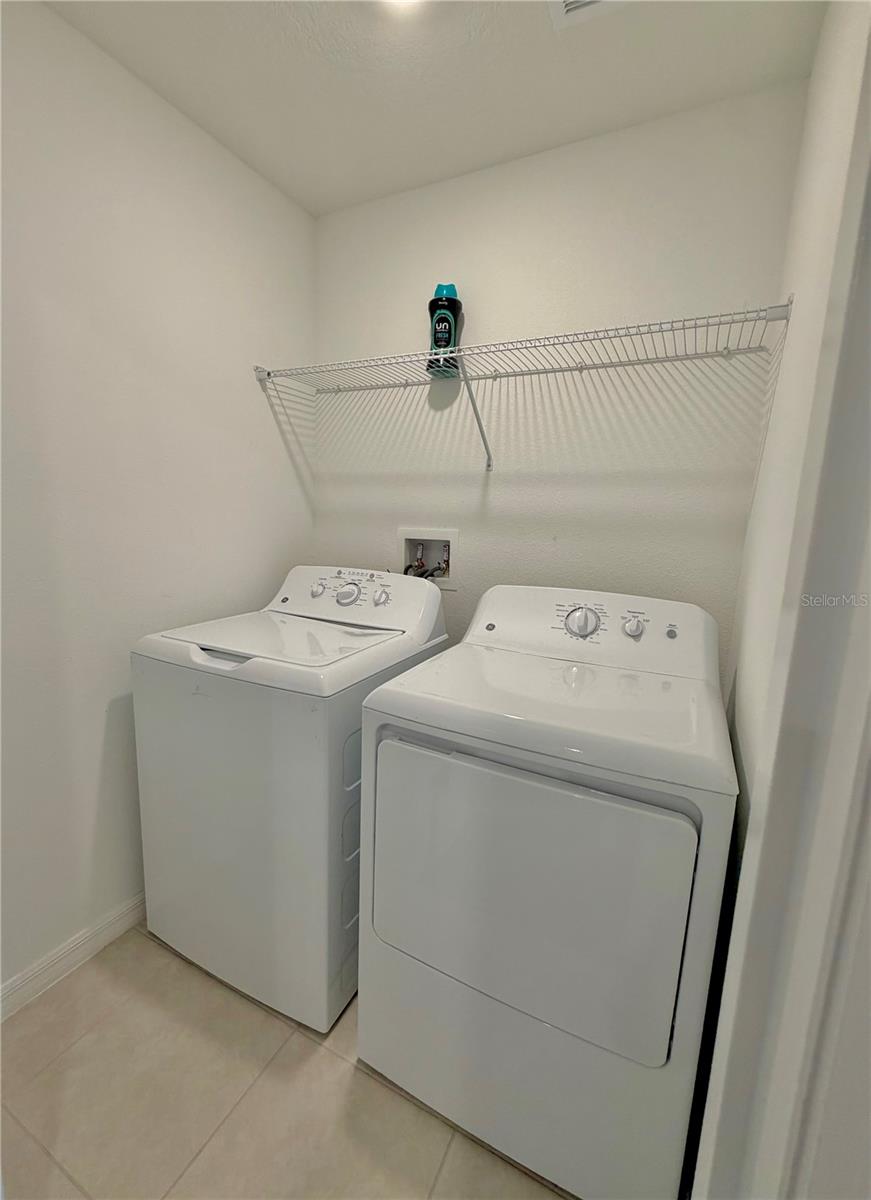 Image 26 of 35 For 8217 Crescent Oaks Drive