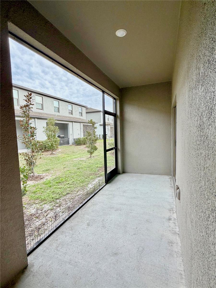 Image 27 of 35 For 8217 Crescent Oaks Drive