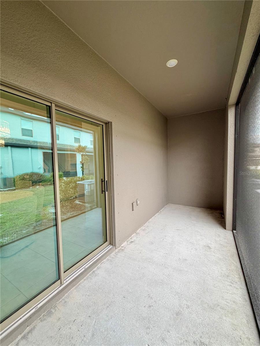 Image 29 of 35 For 8217 Crescent Oaks Drive