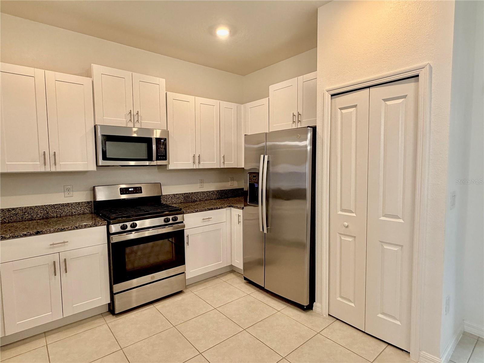 Image 8 of 35 For 8217 Crescent Oaks Drive