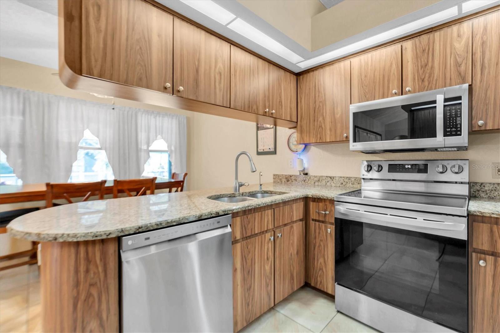 Image 12 of 37 For 18809 Parade Road