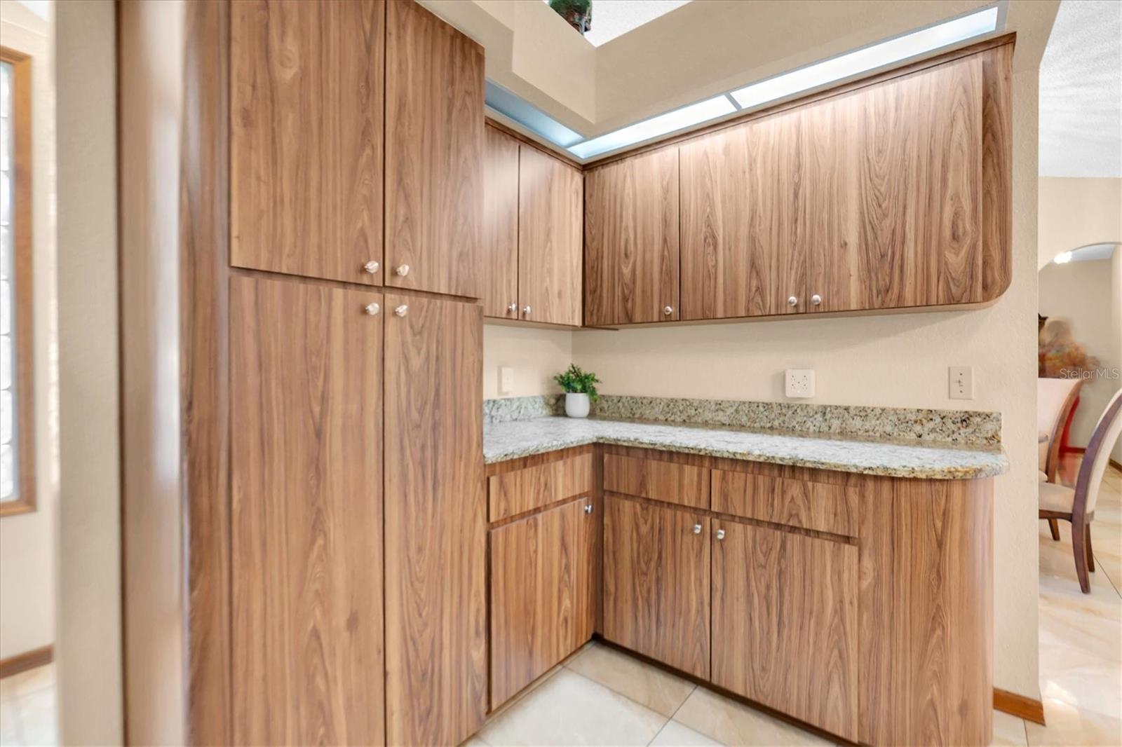 Image 14 of 37 For 18809 Parade Road