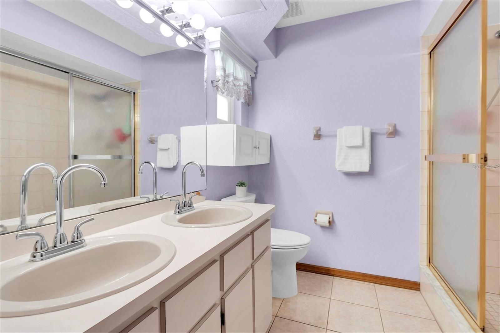 Image 19 of 37 For 18809 Parade Road