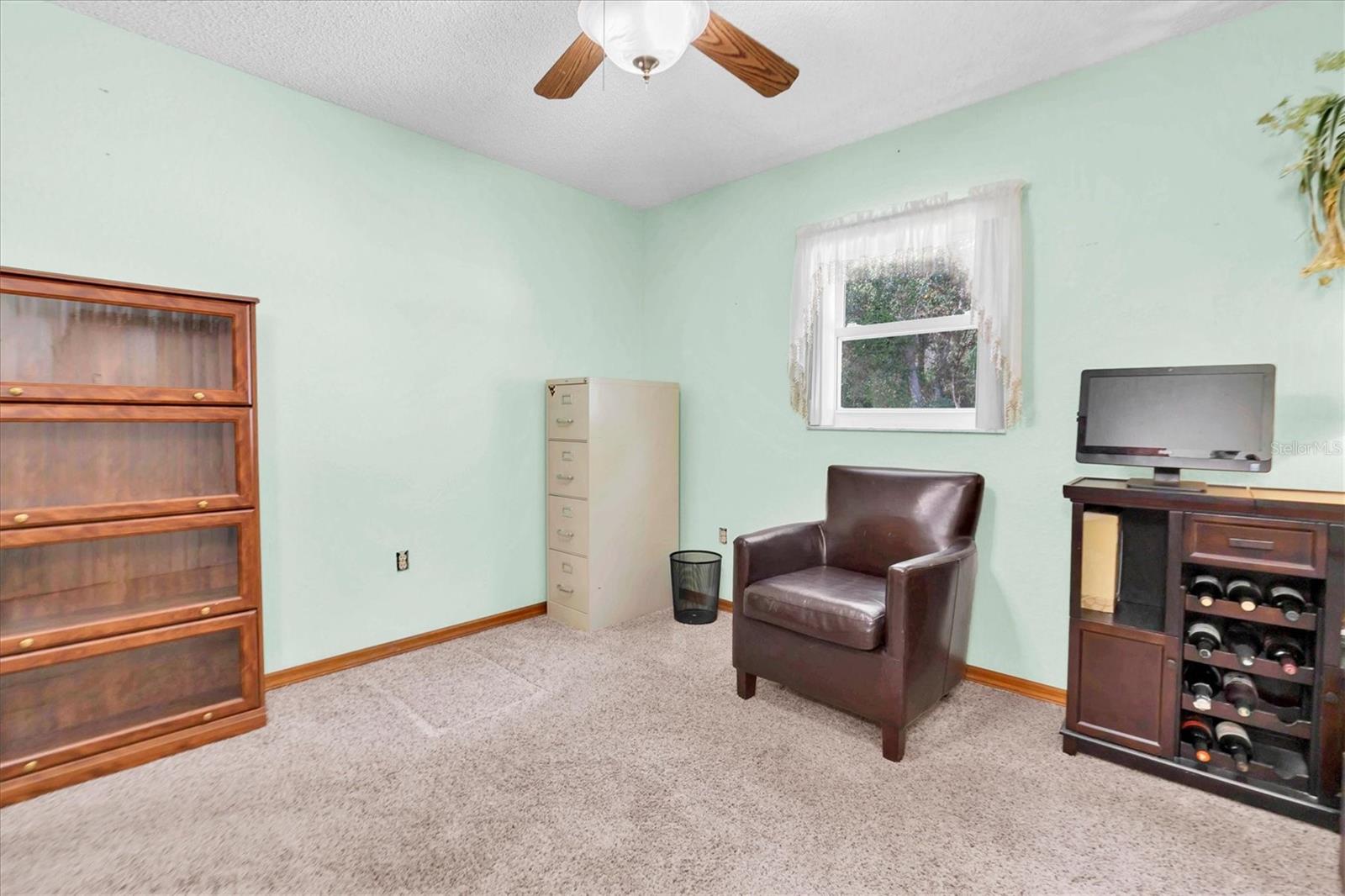 Image 21 of 37 For 18809 Parade Road