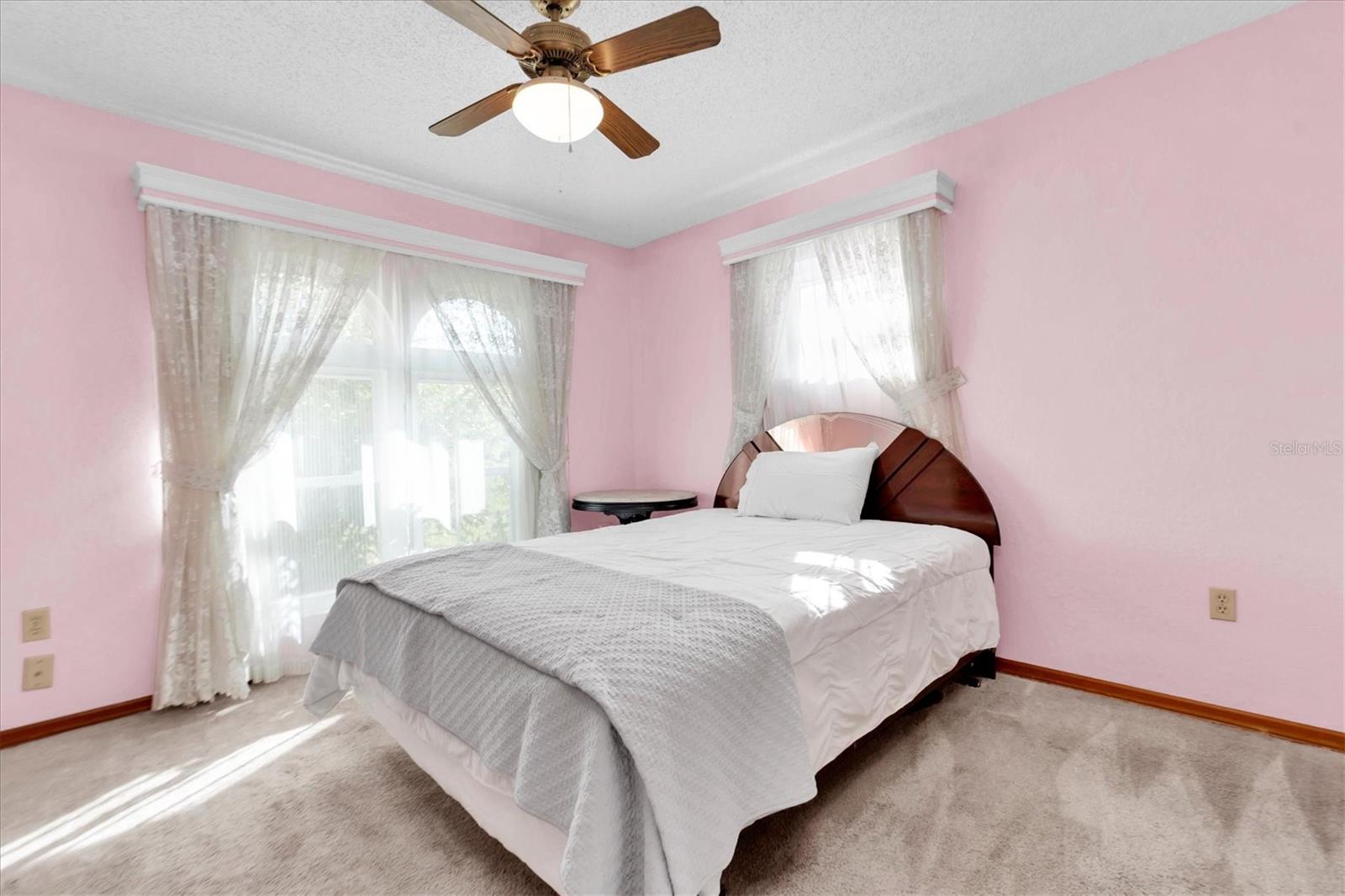 Image 22 of 37 For 18809 Parade Road