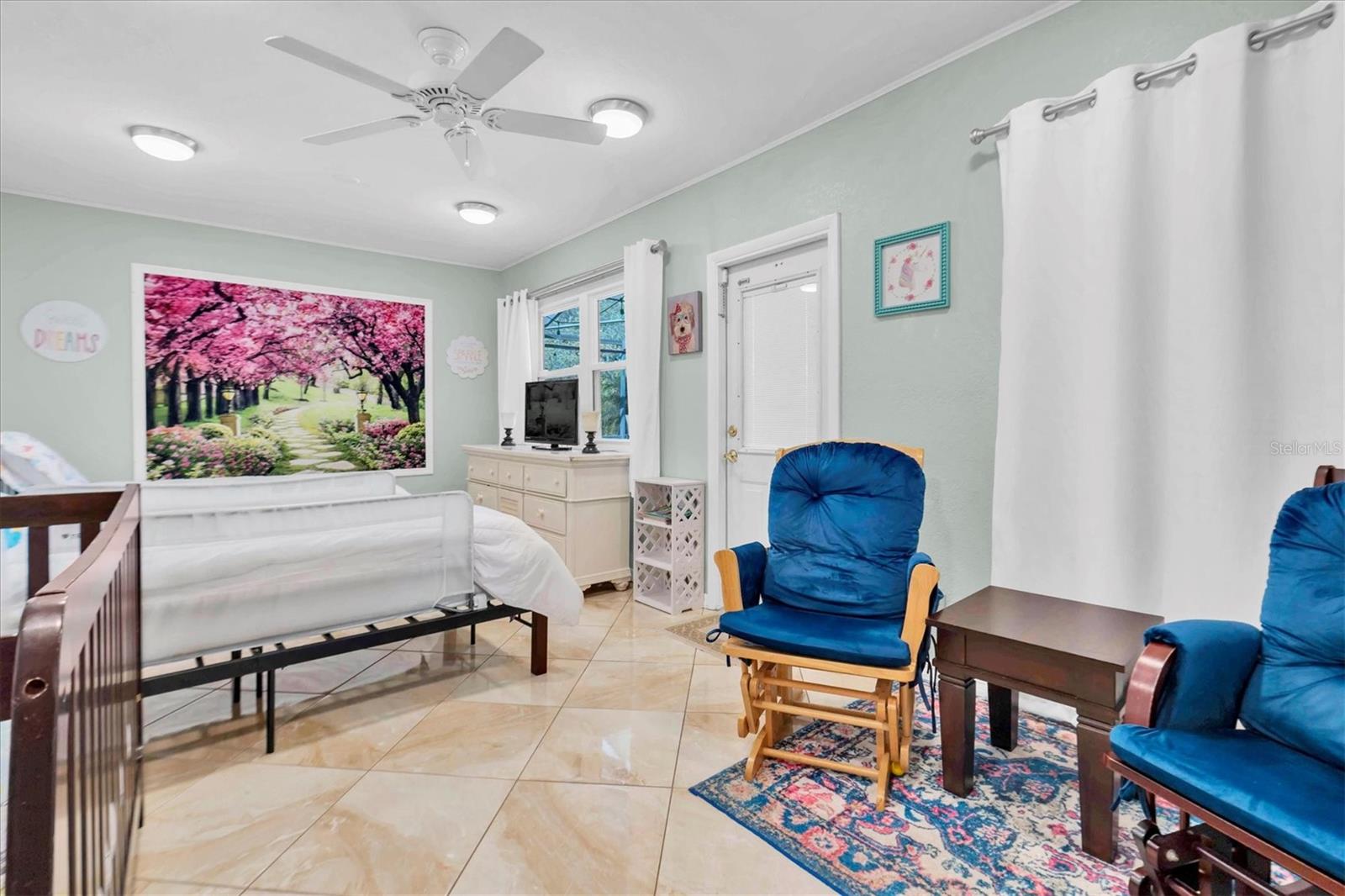 Image 25 of 37 For 18809 Parade Road