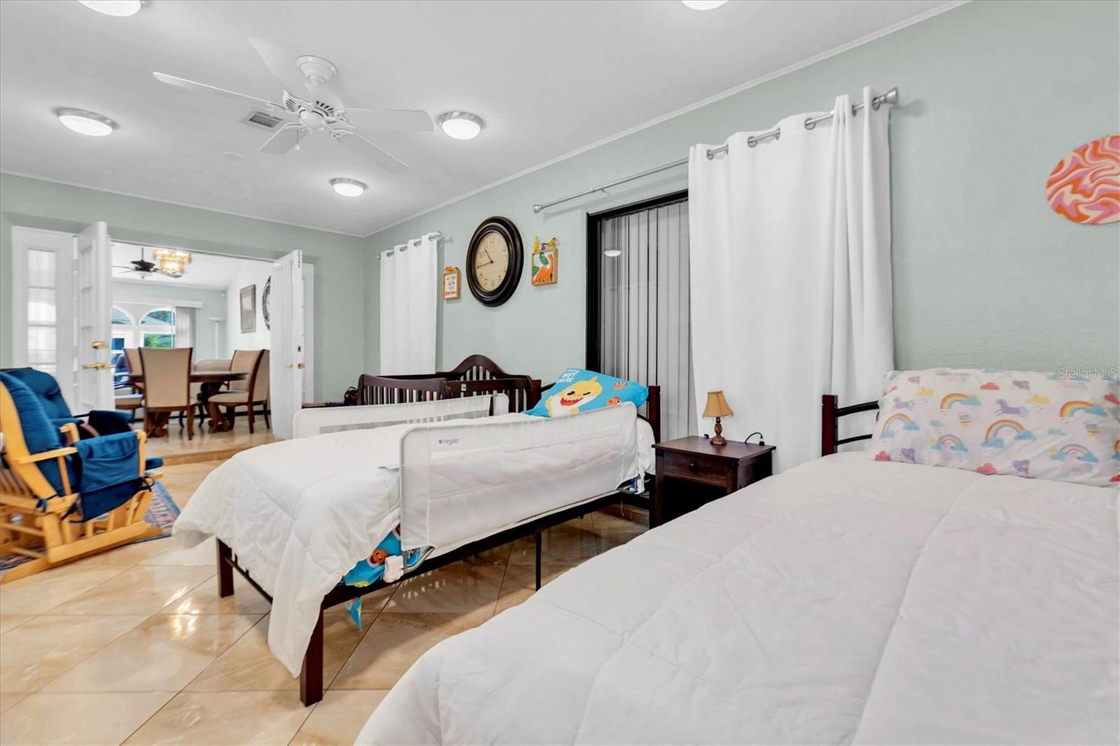 Image 27 of 37 For 18809 Parade Road