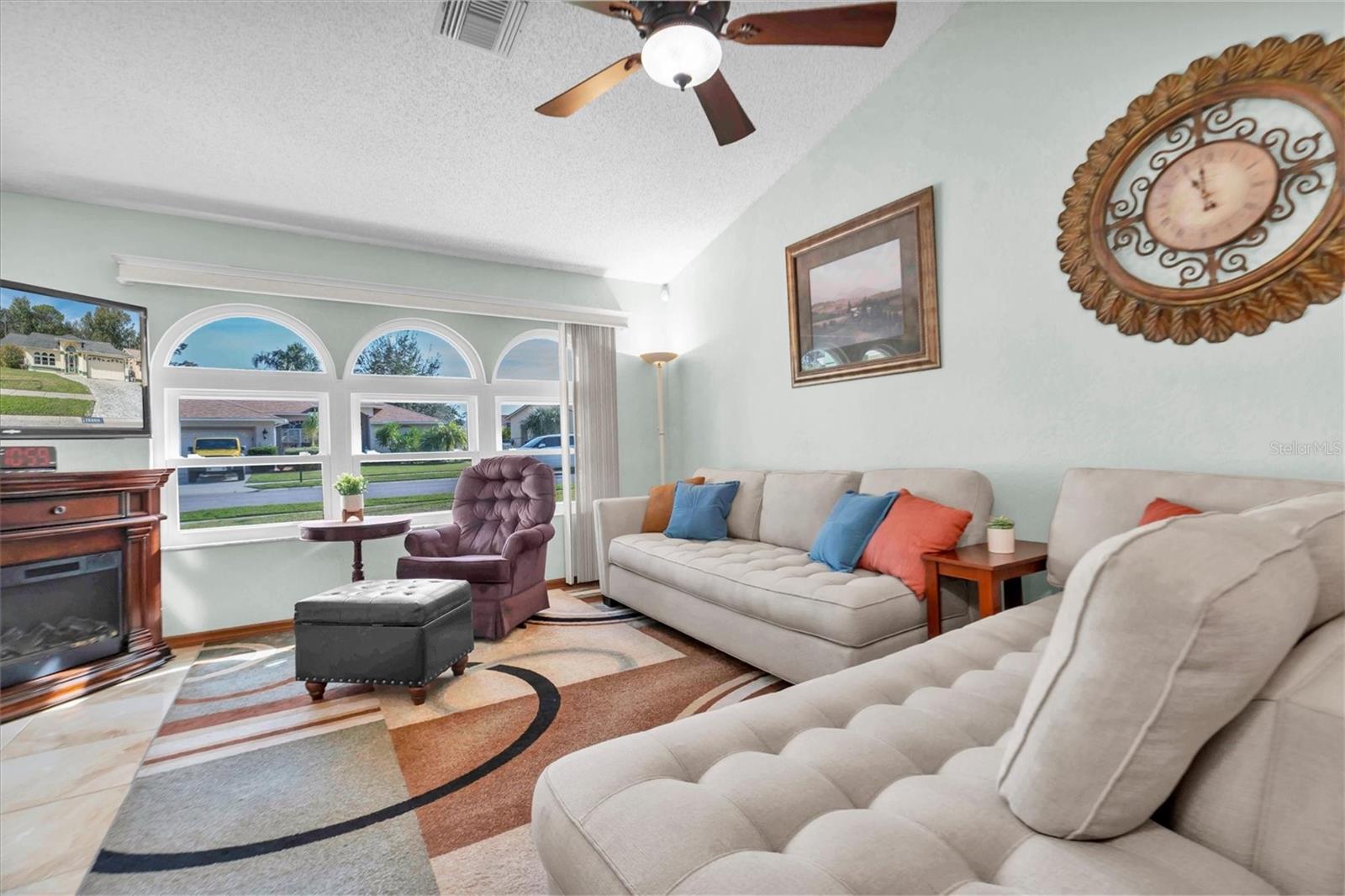 Image 4 of 37 For 18809 Parade Road