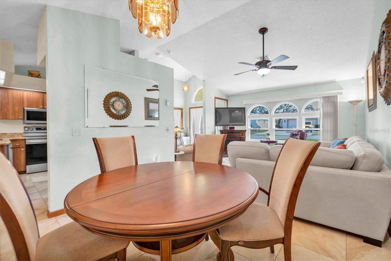 Image 8 of 37 For 18809 Parade Road