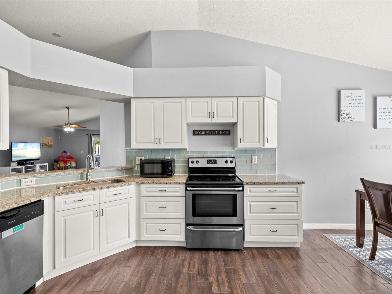 Image 14 of 54 For 13328 Old Florida Circle