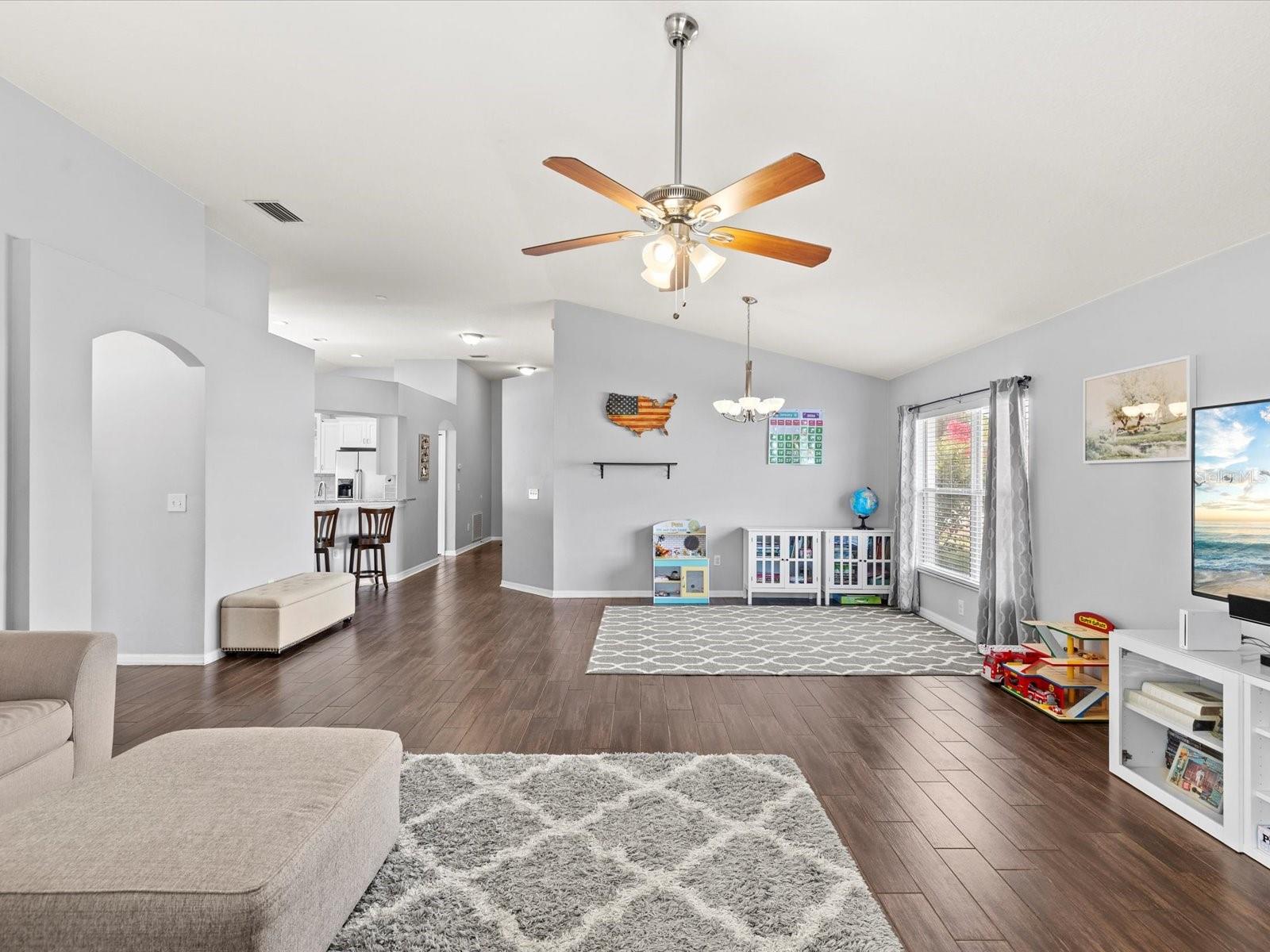 Image 33 of 54 For 13328 Old Florida Circle