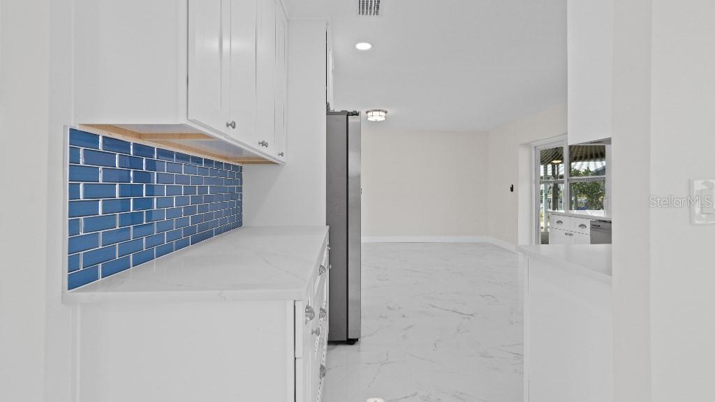 Image 11 of 50 For 1024 Spindle Palm Way