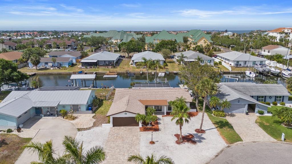 Image 19 of 50 For 1024 Spindle Palm Way