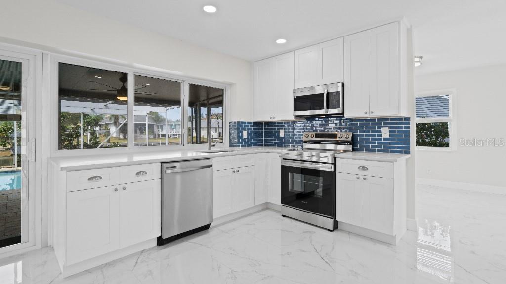 Image 26 of 50 For 1024 Spindle Palm Way