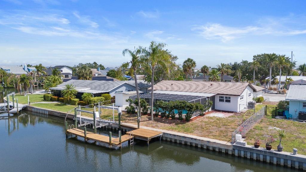 Image 28 of 50 For 1024 Spindle Palm Way