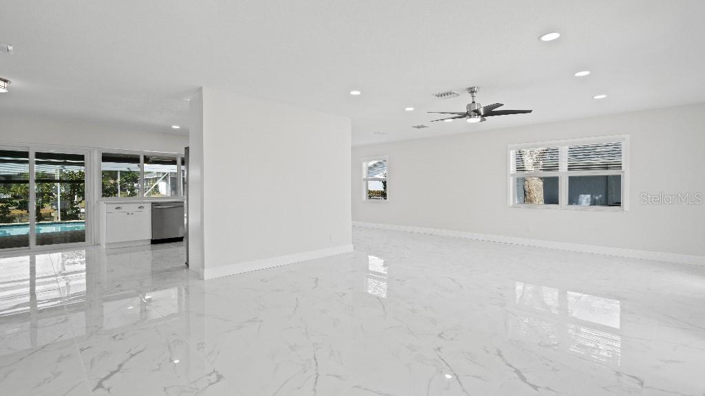 Image 30 of 50 For 1024 Spindle Palm Way