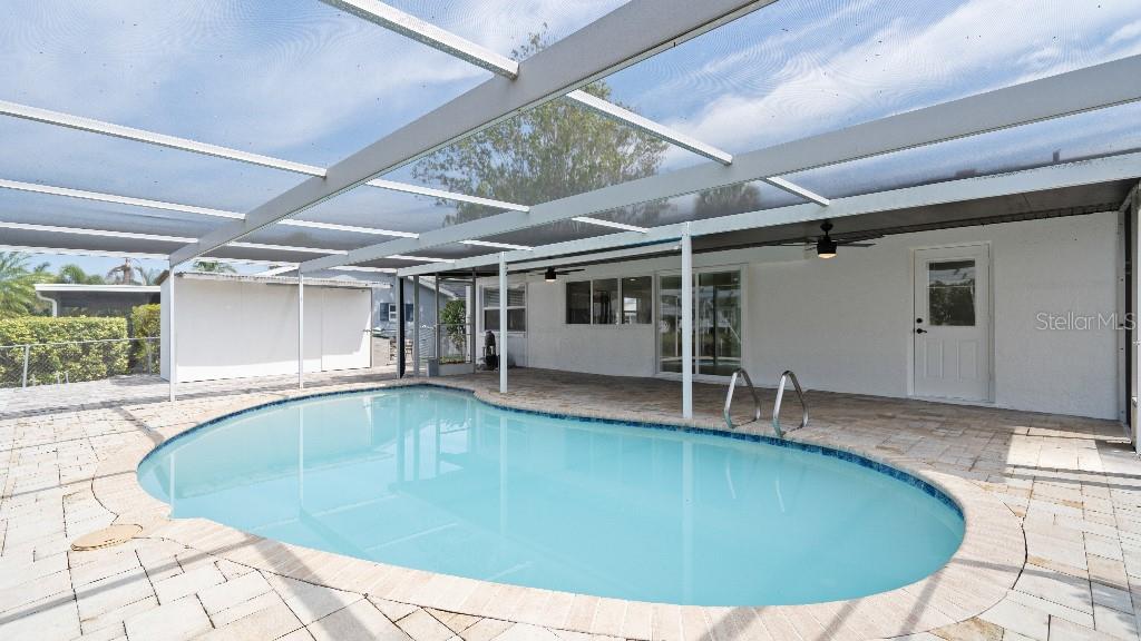 Image 31 of 50 For 1024 Spindle Palm Way