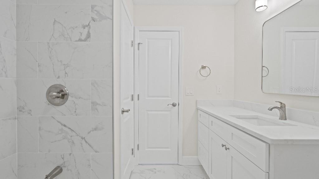 Image 4 of 50 For 1024 Spindle Palm Way