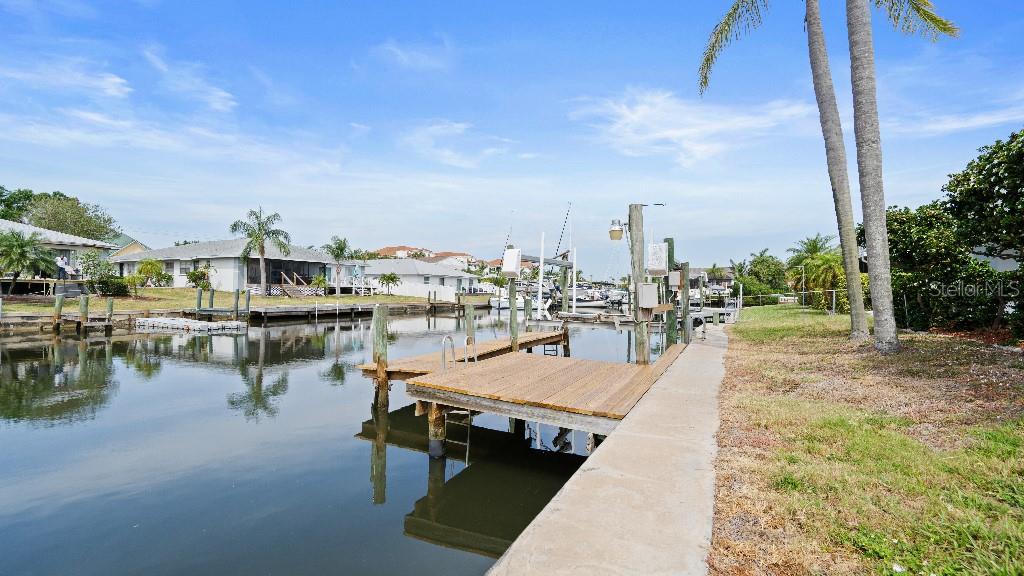 Image 43 of 50 For 1024 Spindle Palm Way