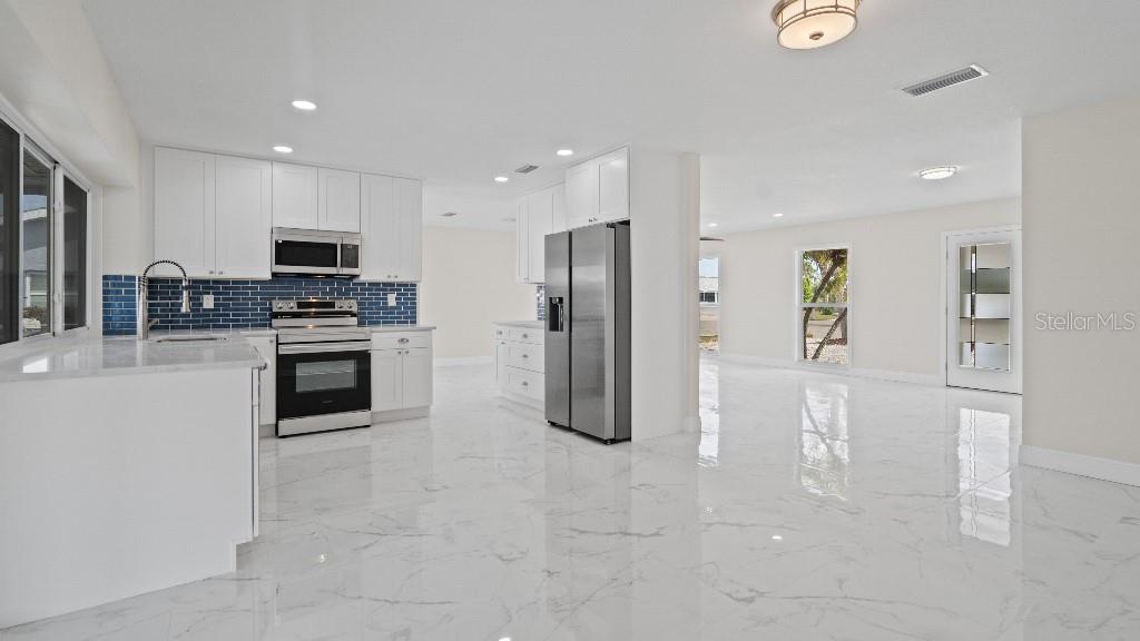 Image 44 of 50 For 1024 Spindle Palm Way