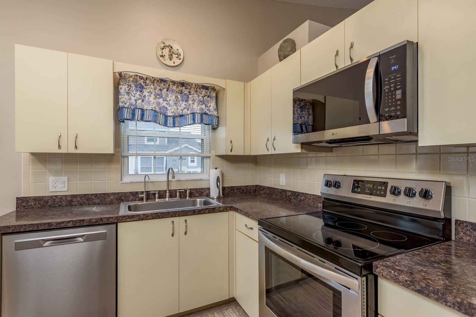 Image 6 of 43 For 4249 Boston Circle