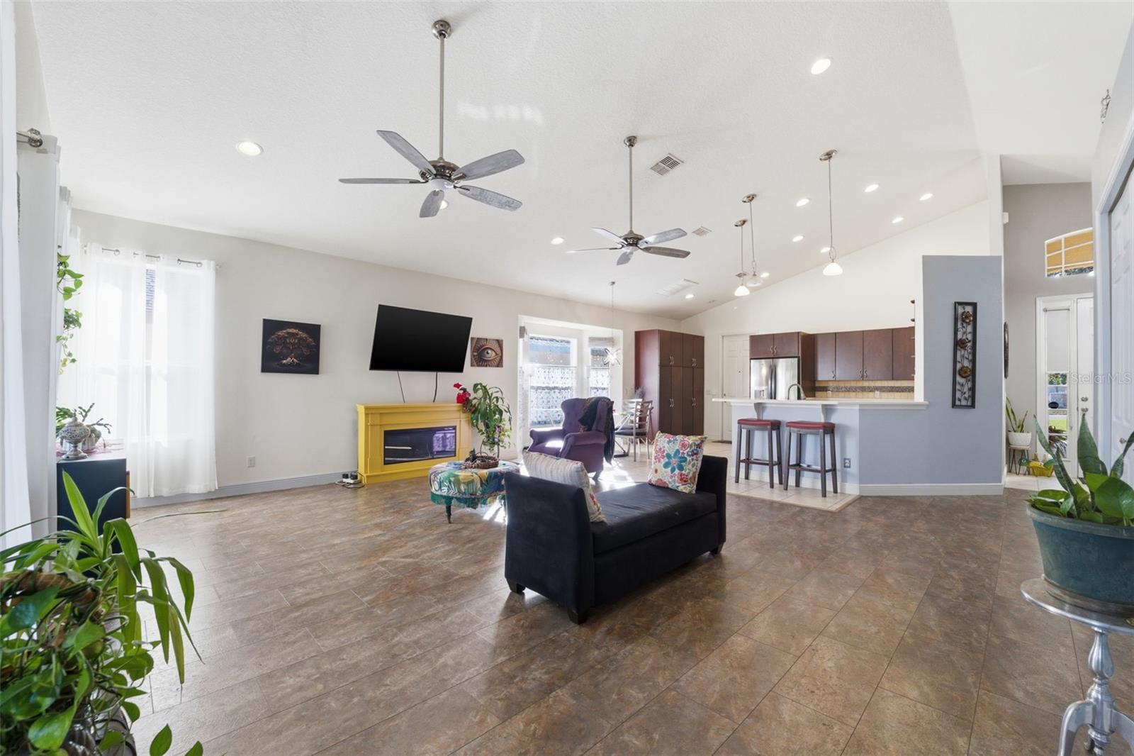 Image 27 of 29 For 1733 Caroline Path