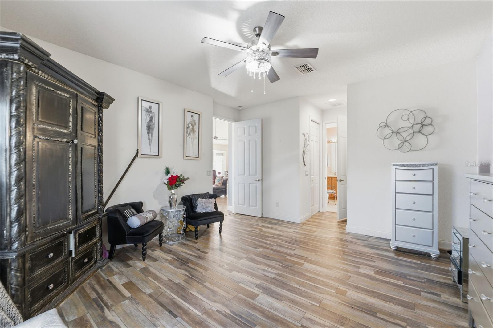 Image 28 of 29 For 1733 Caroline Path