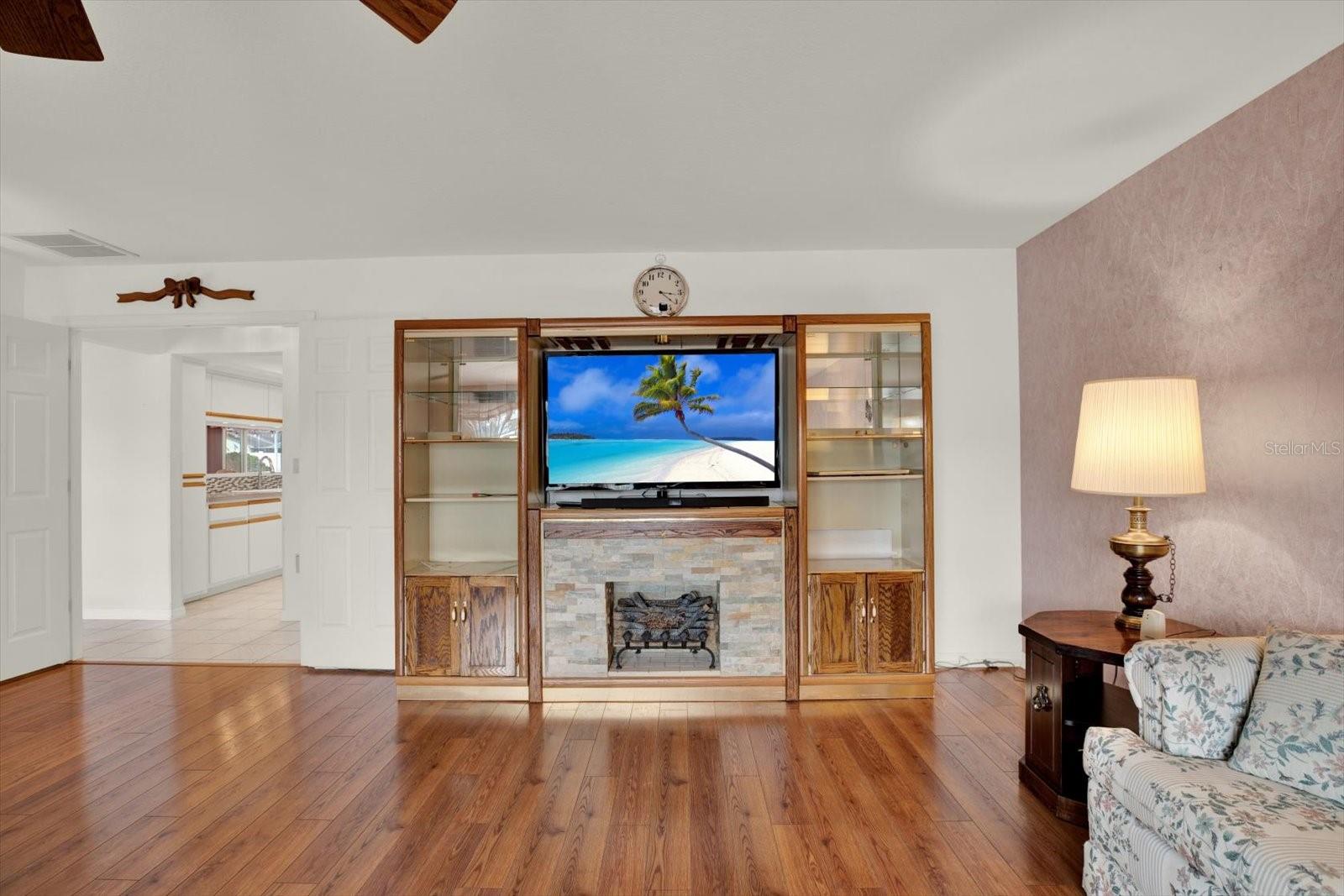 Image 31 of 42 For 6118 Nardello Avenue