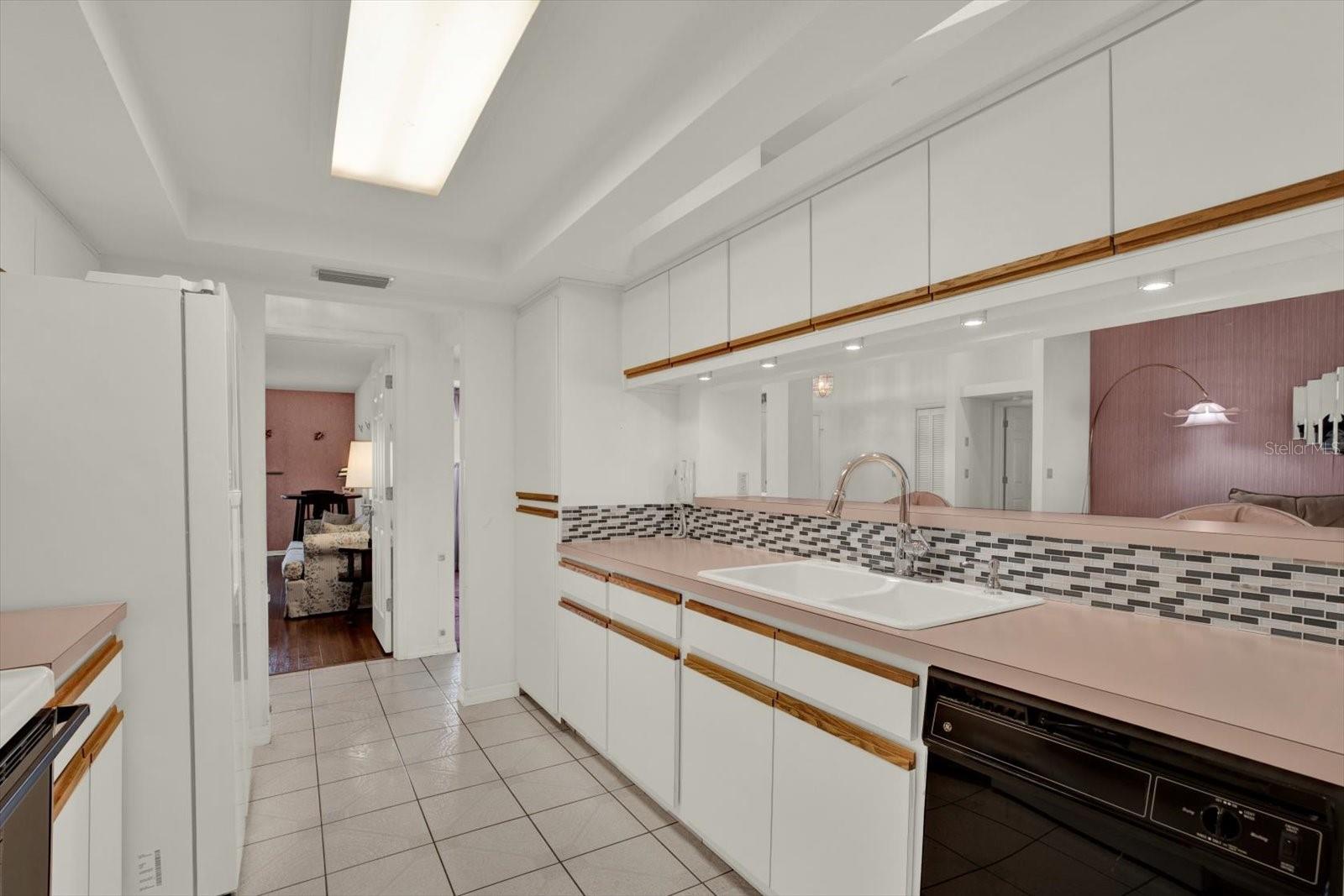 Image 36 of 42 For 6118 Nardello Avenue