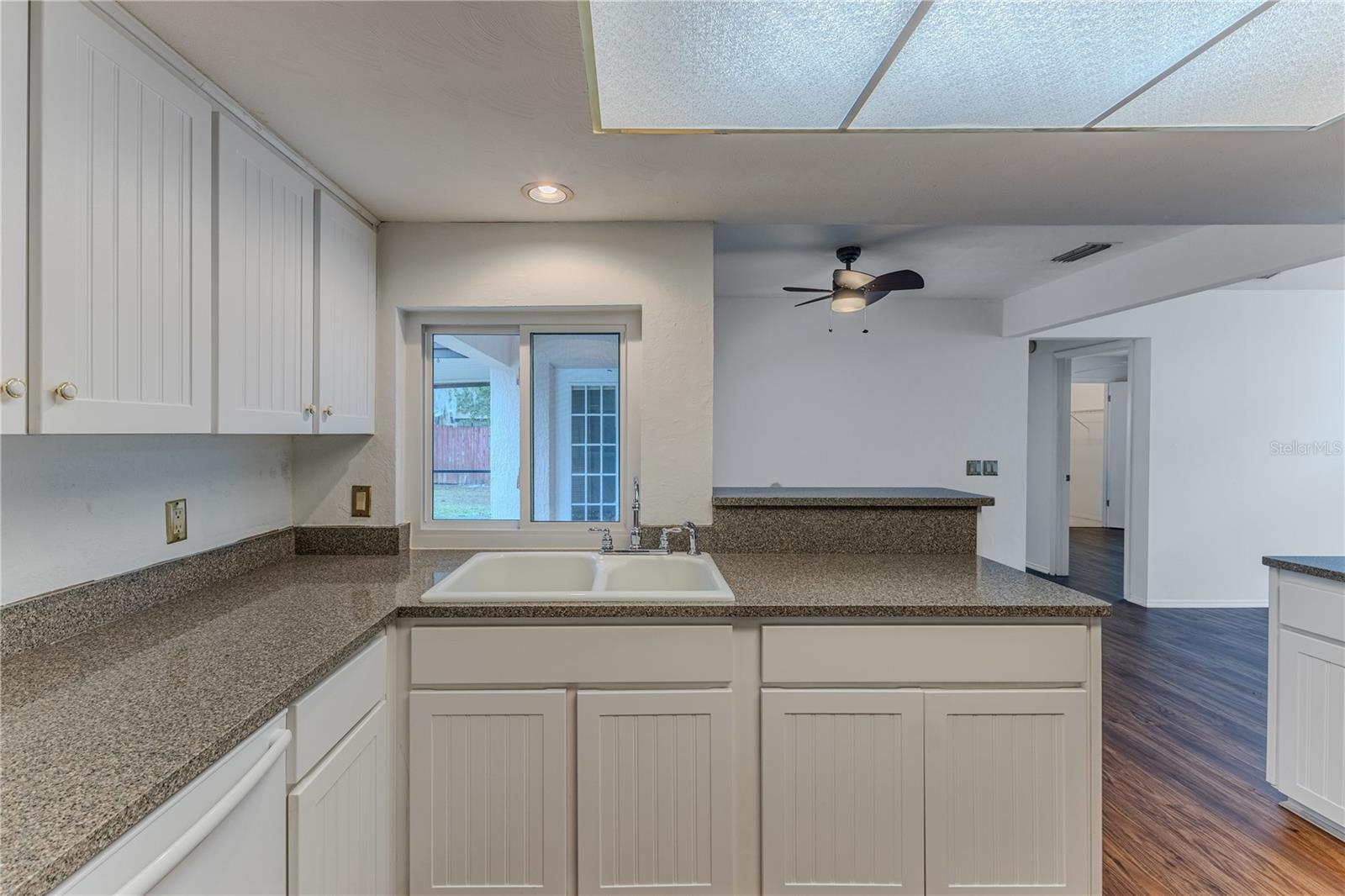 Image 11 of 38 For 9069 Jena Road