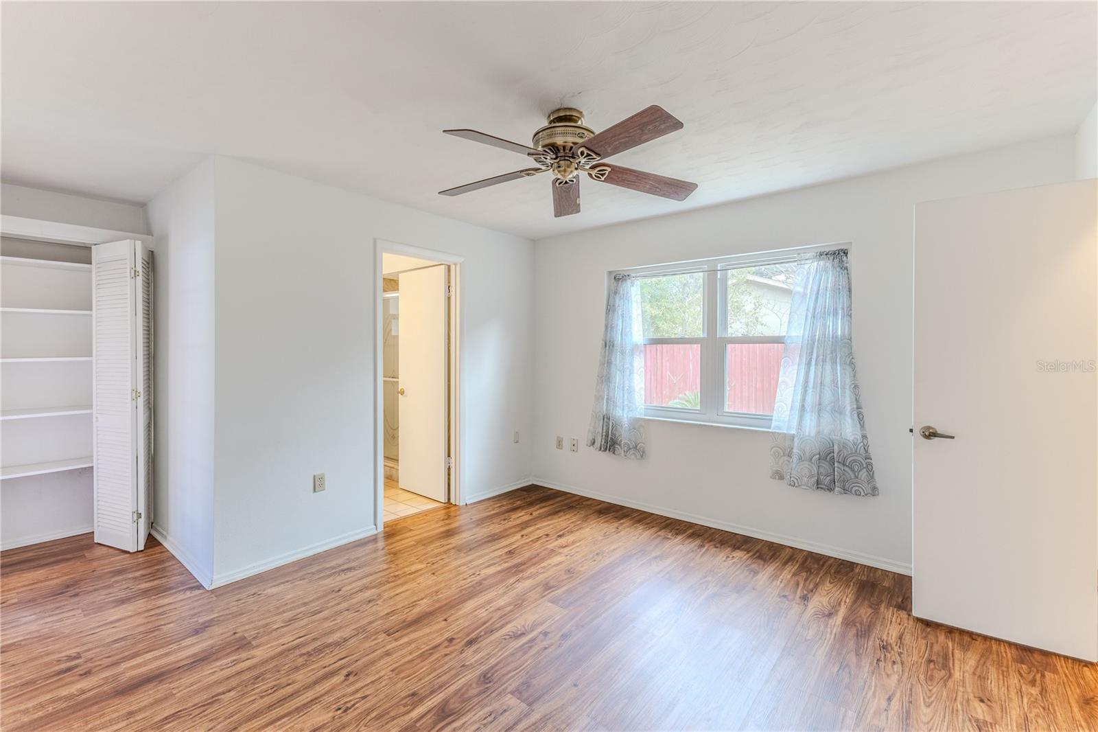 Image 20 of 38 For 9069 Jena Road