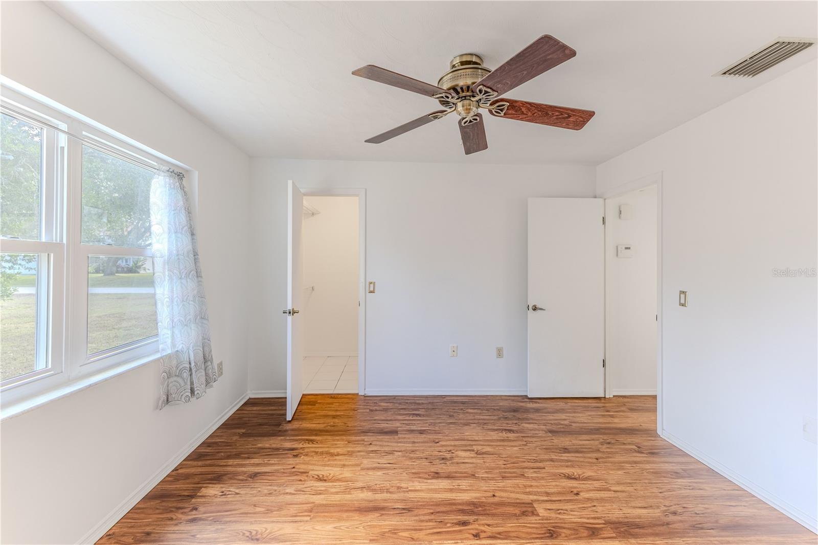 Image 21 of 38 For 9069 Jena Road