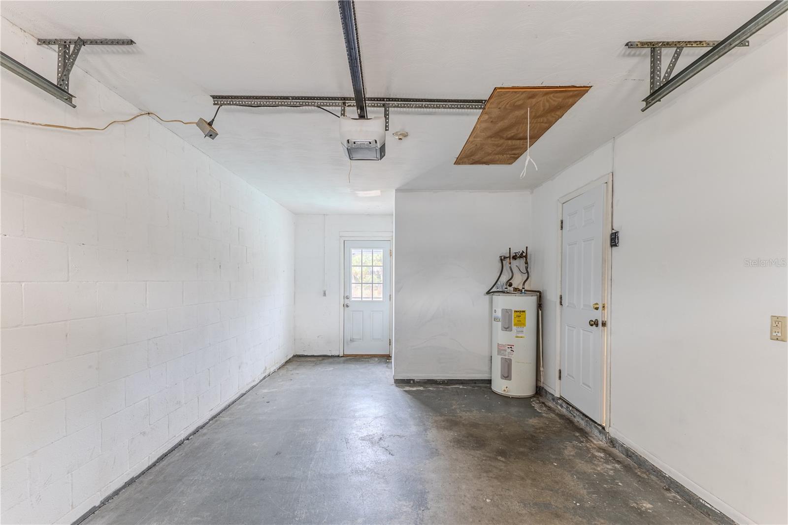 Image 26 of 38 For 9069 Jena Road