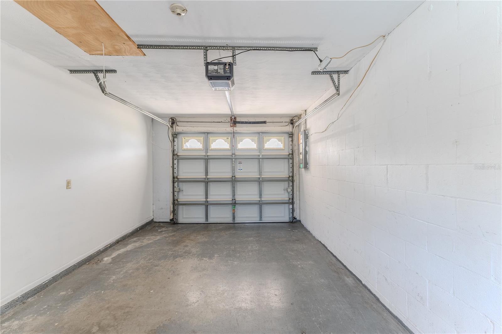 Image 27 of 38 For 9069 Jena Road