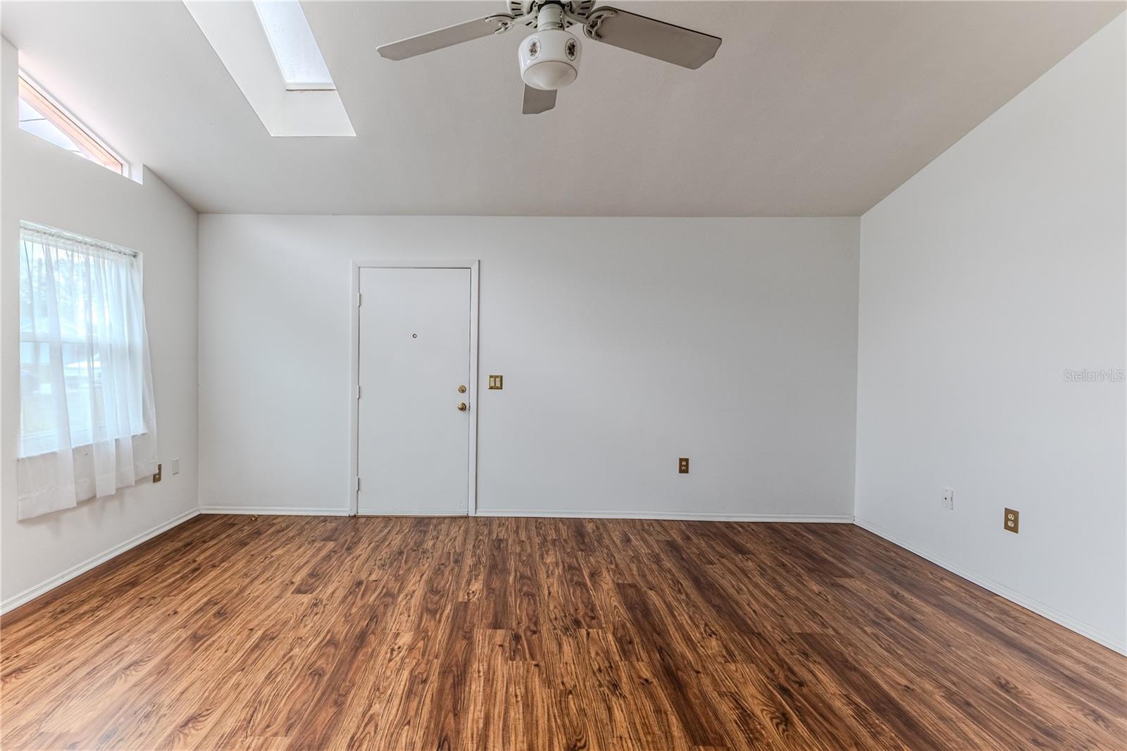 Image 7 of 38 For 9069 Jena Road