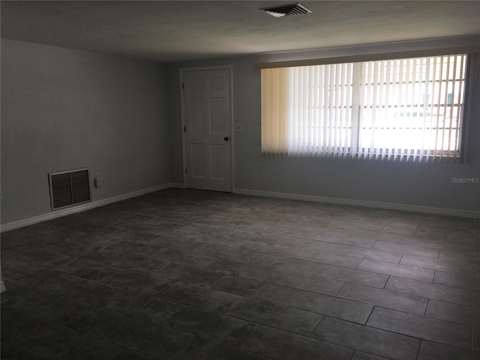 Image 7 of 17 For 3633 Cockatoo Drive