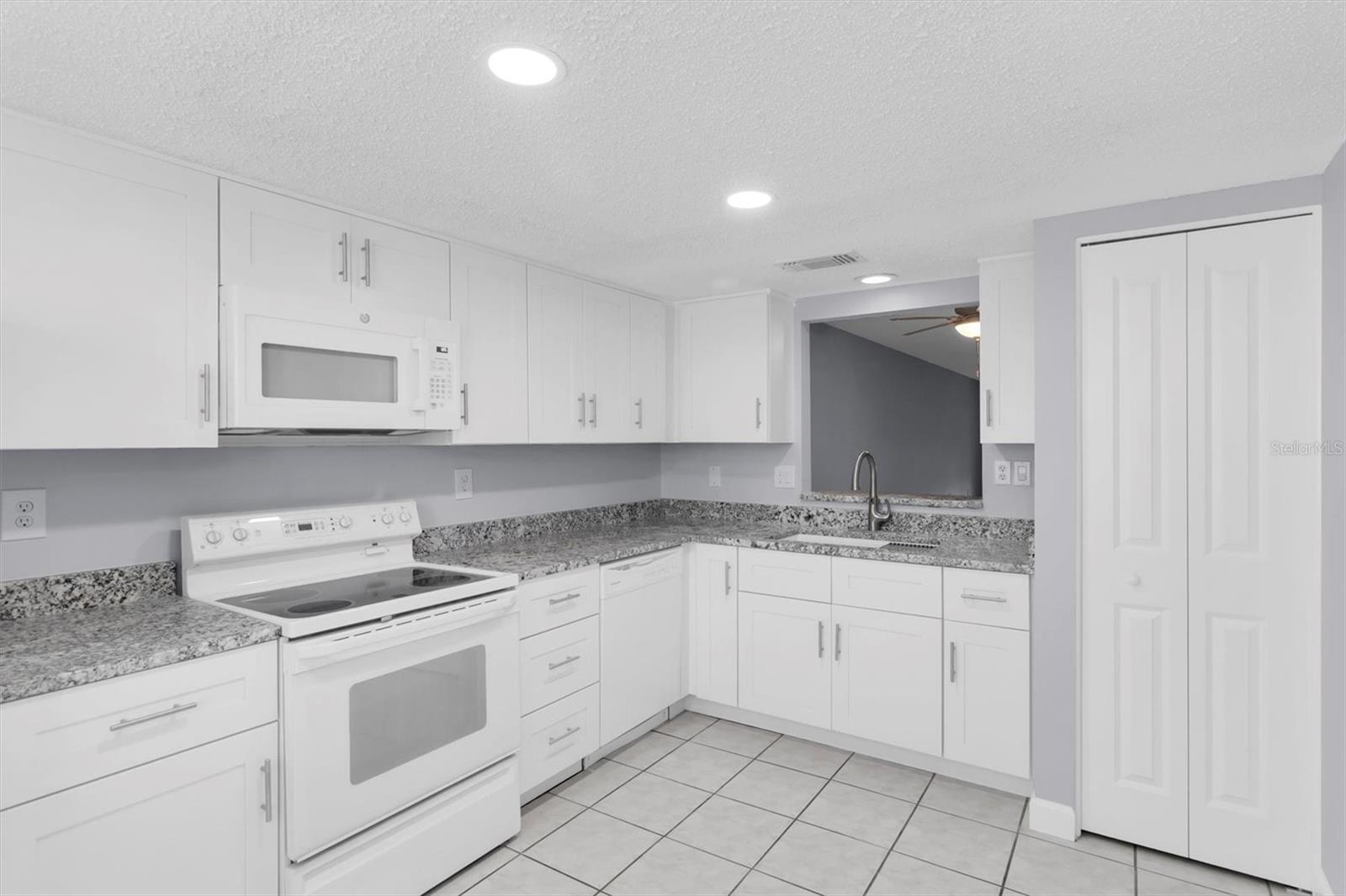 Image 7 of 55 For 8221 Sulky Court 1