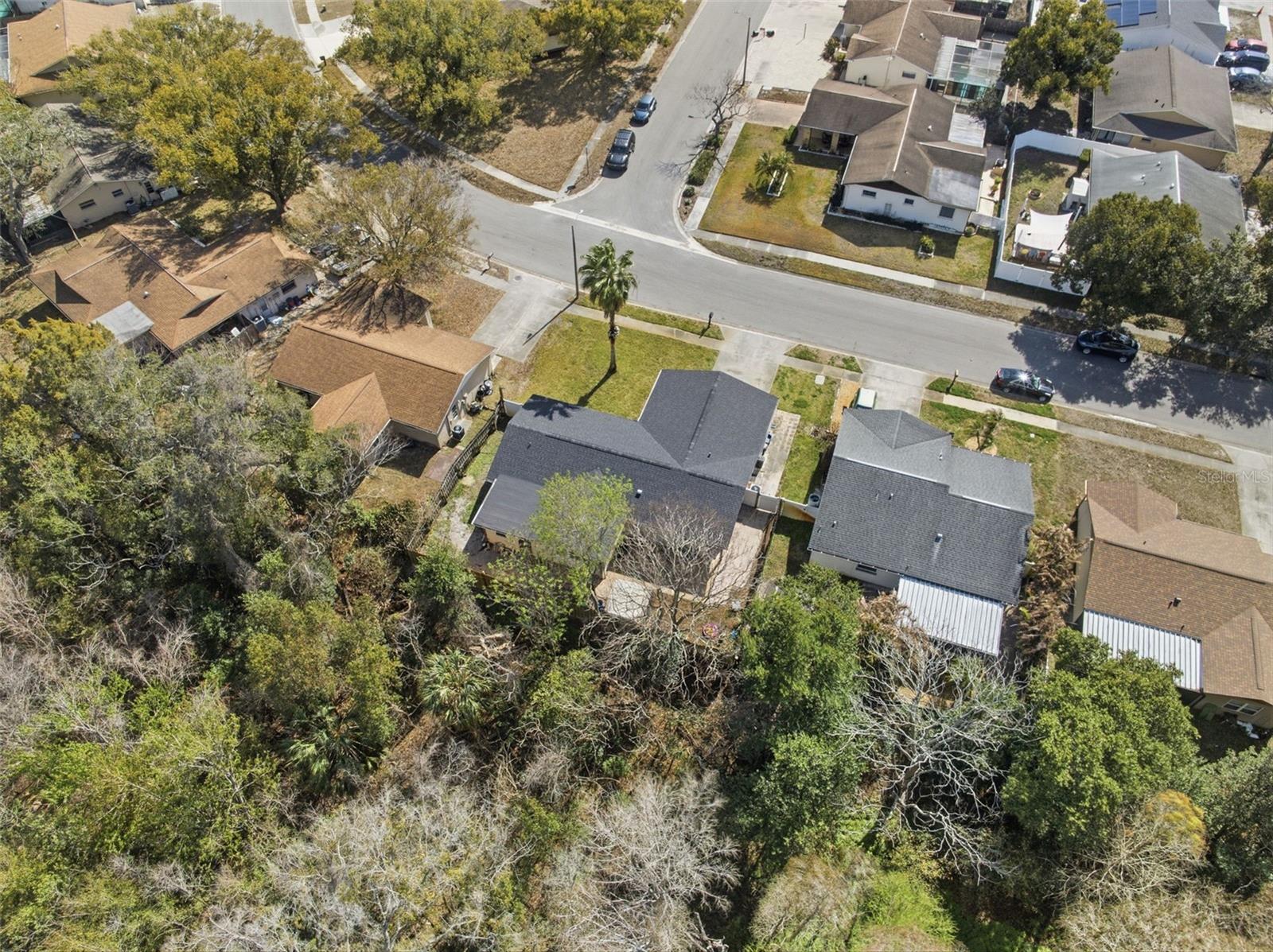 Listing photo id 32 for 11608 Fox Run