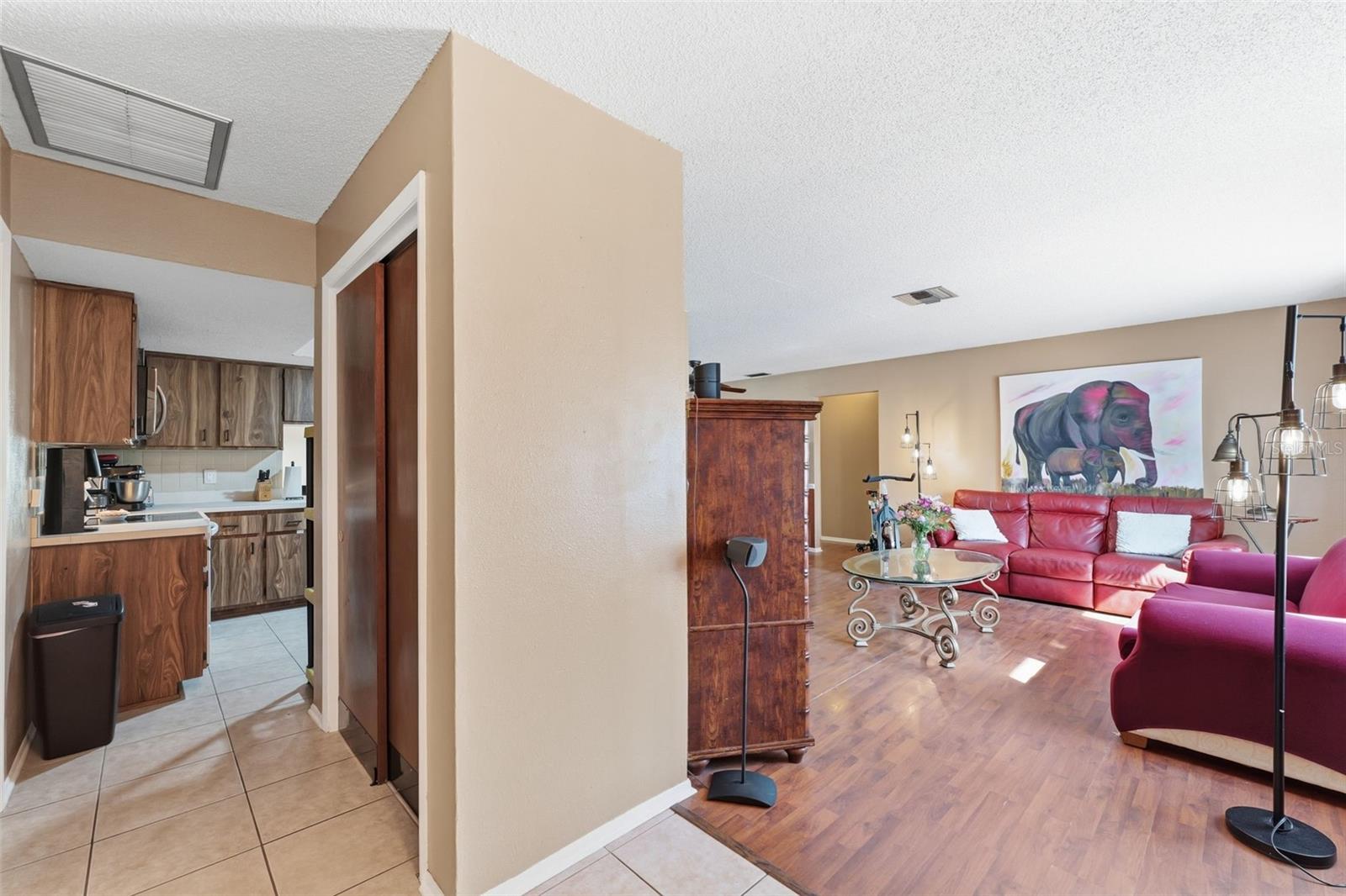 Listing photo id 4 for 11608 Fox Run