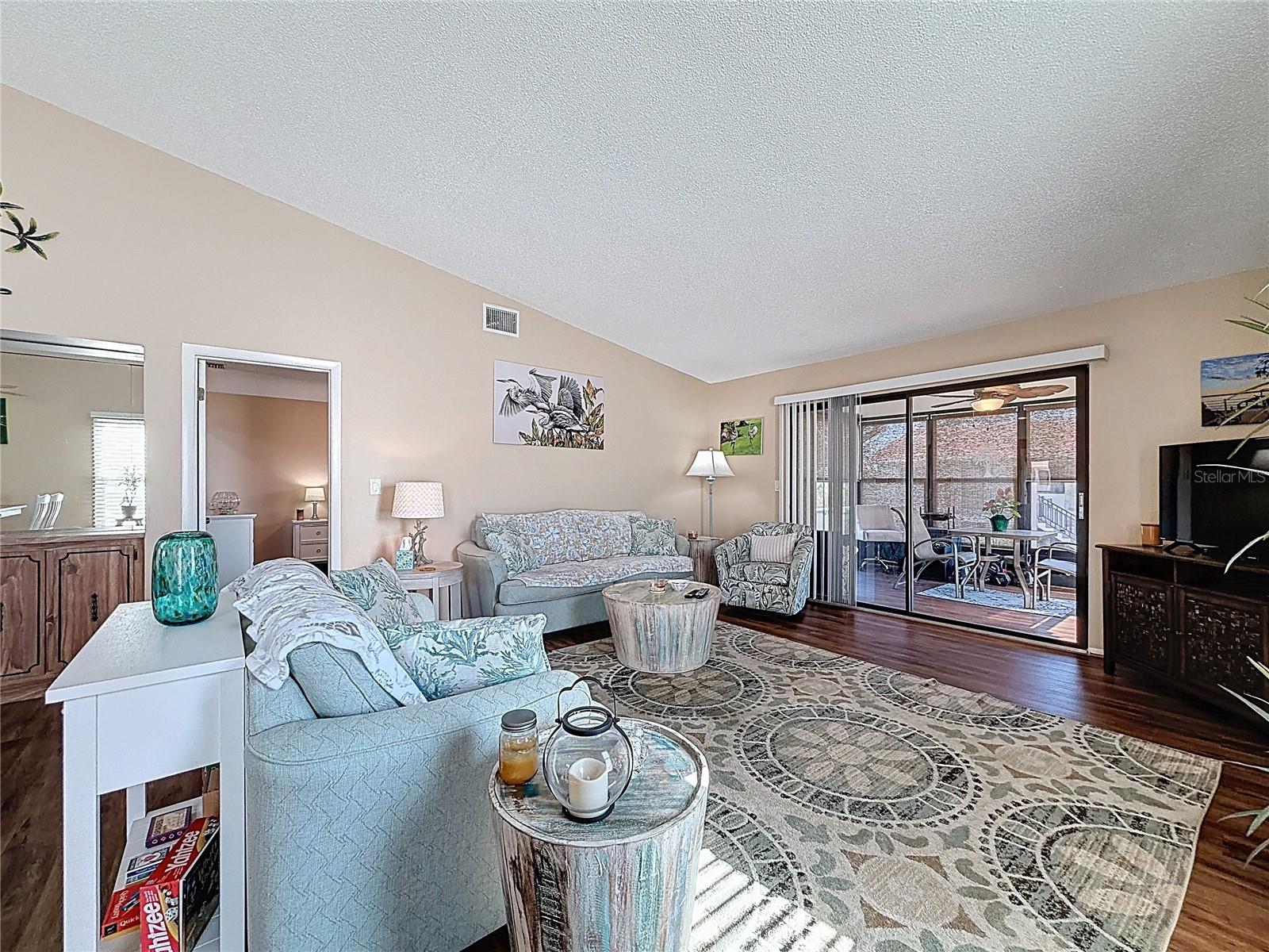 Image 11 of 34 For 9961 Eagles Point Circle 4