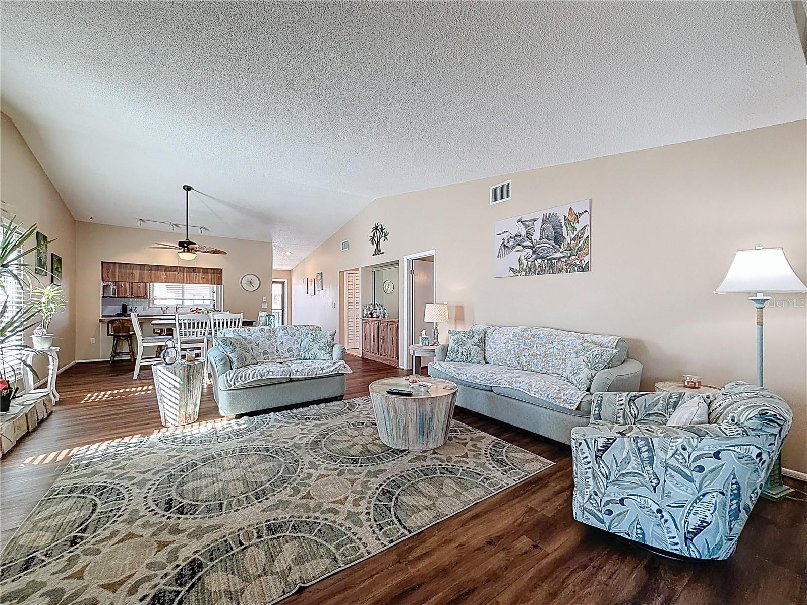 Image 13 of 34 For 9961 Eagles Point Circle 4