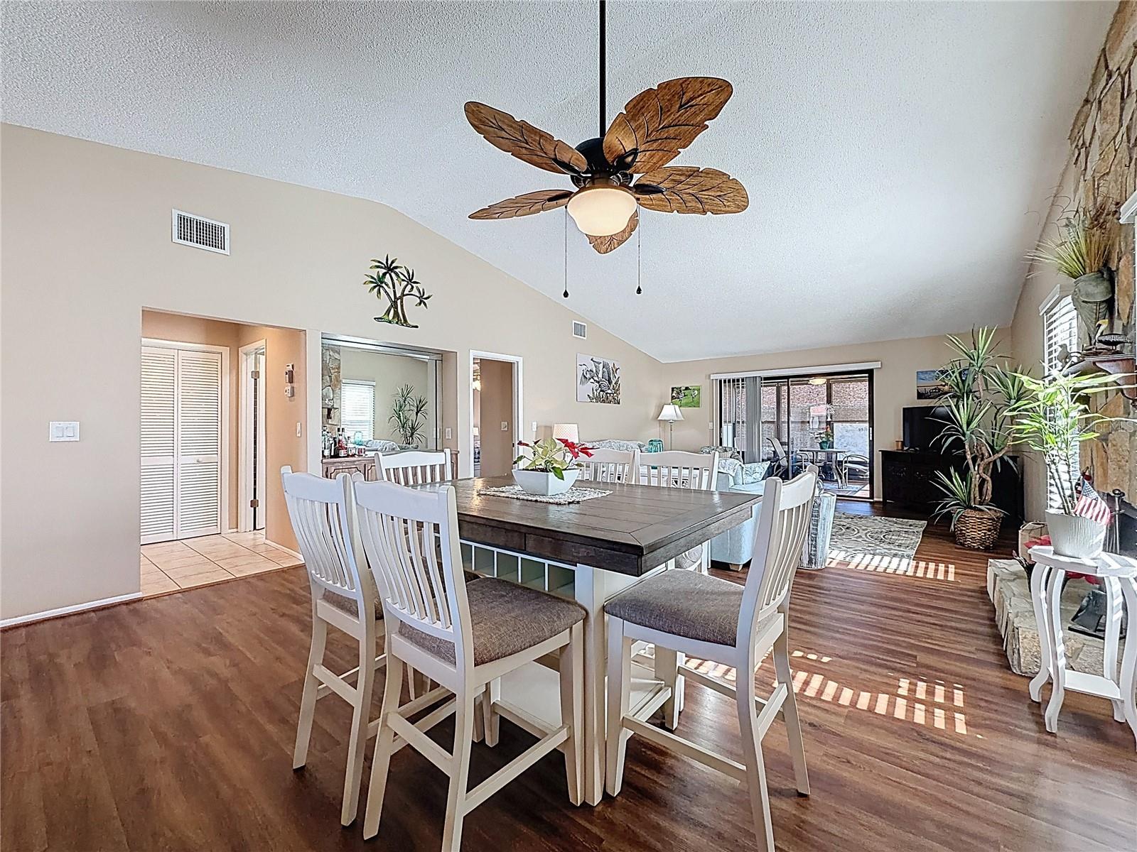 Image 14 of 34 For 9961 Eagles Point Circle 4