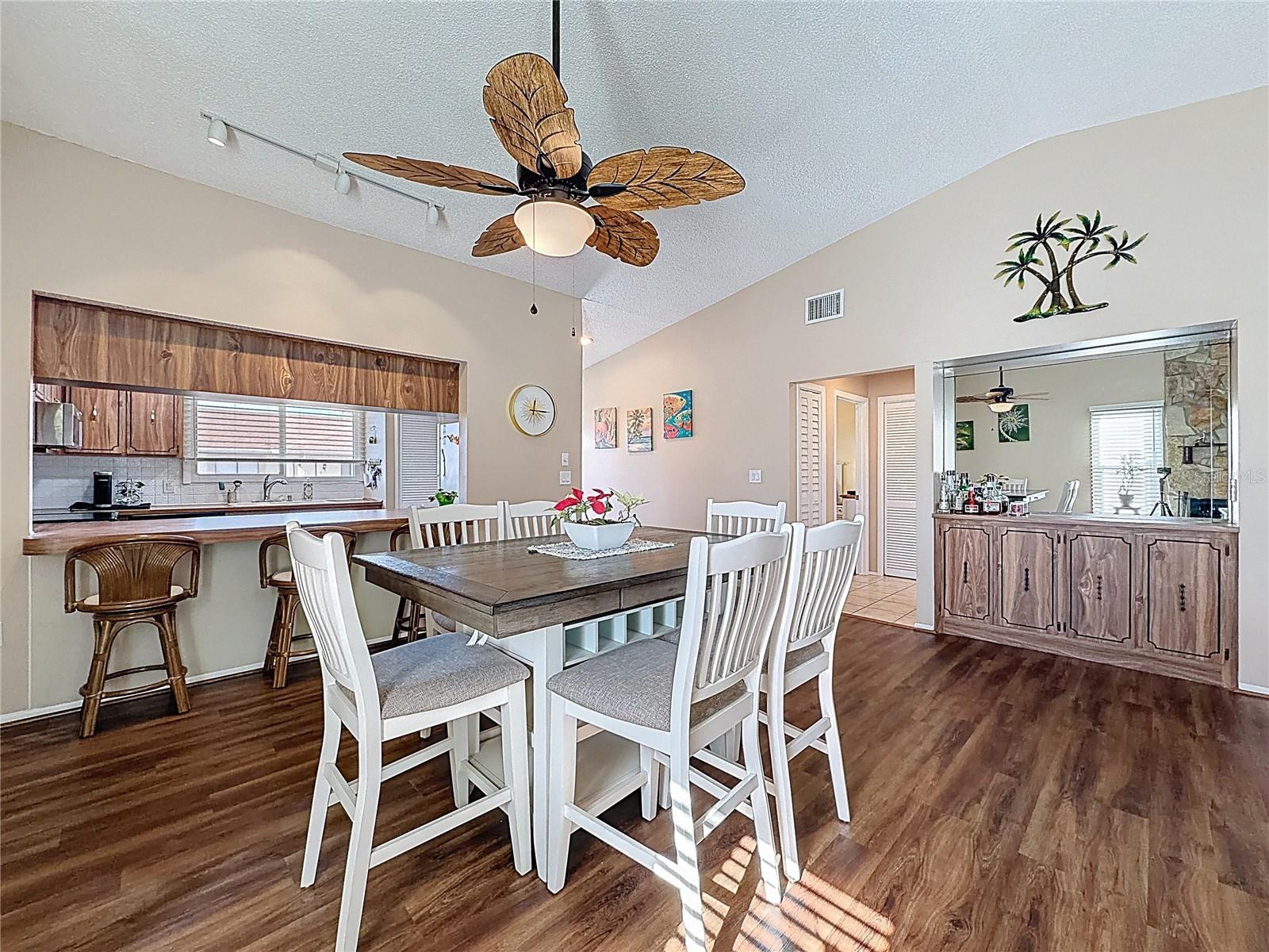 Image 15 of 34 For 9961 Eagles Point Circle 4