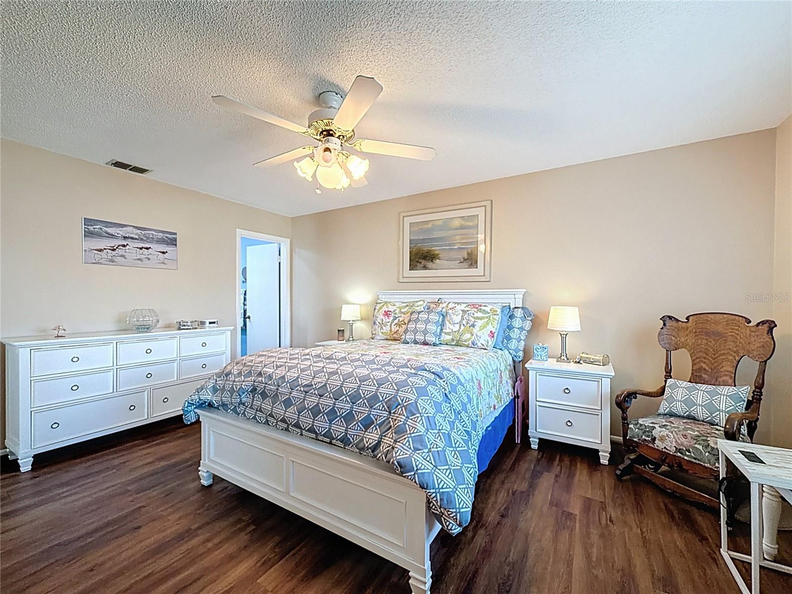 Image 16 of 34 For 9961 Eagles Point Circle 4