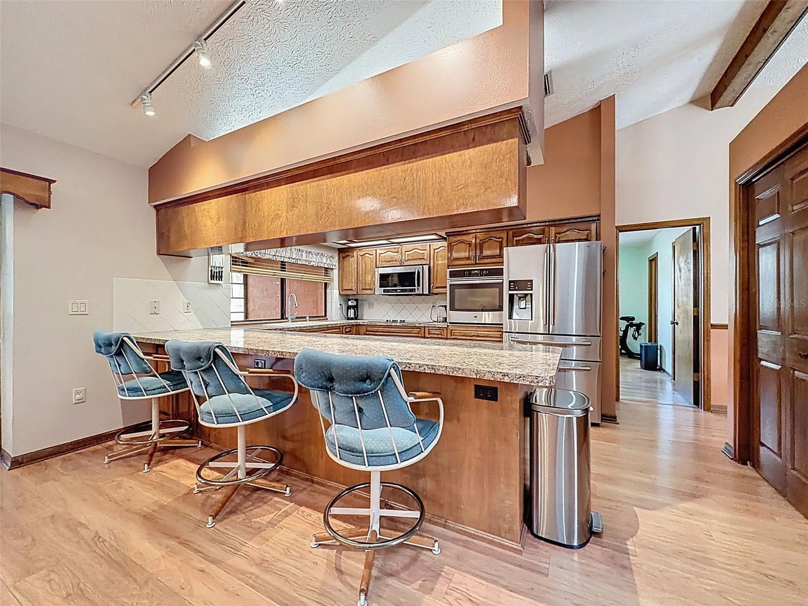 Image 11 of 50 For 4289 Castle Avenue