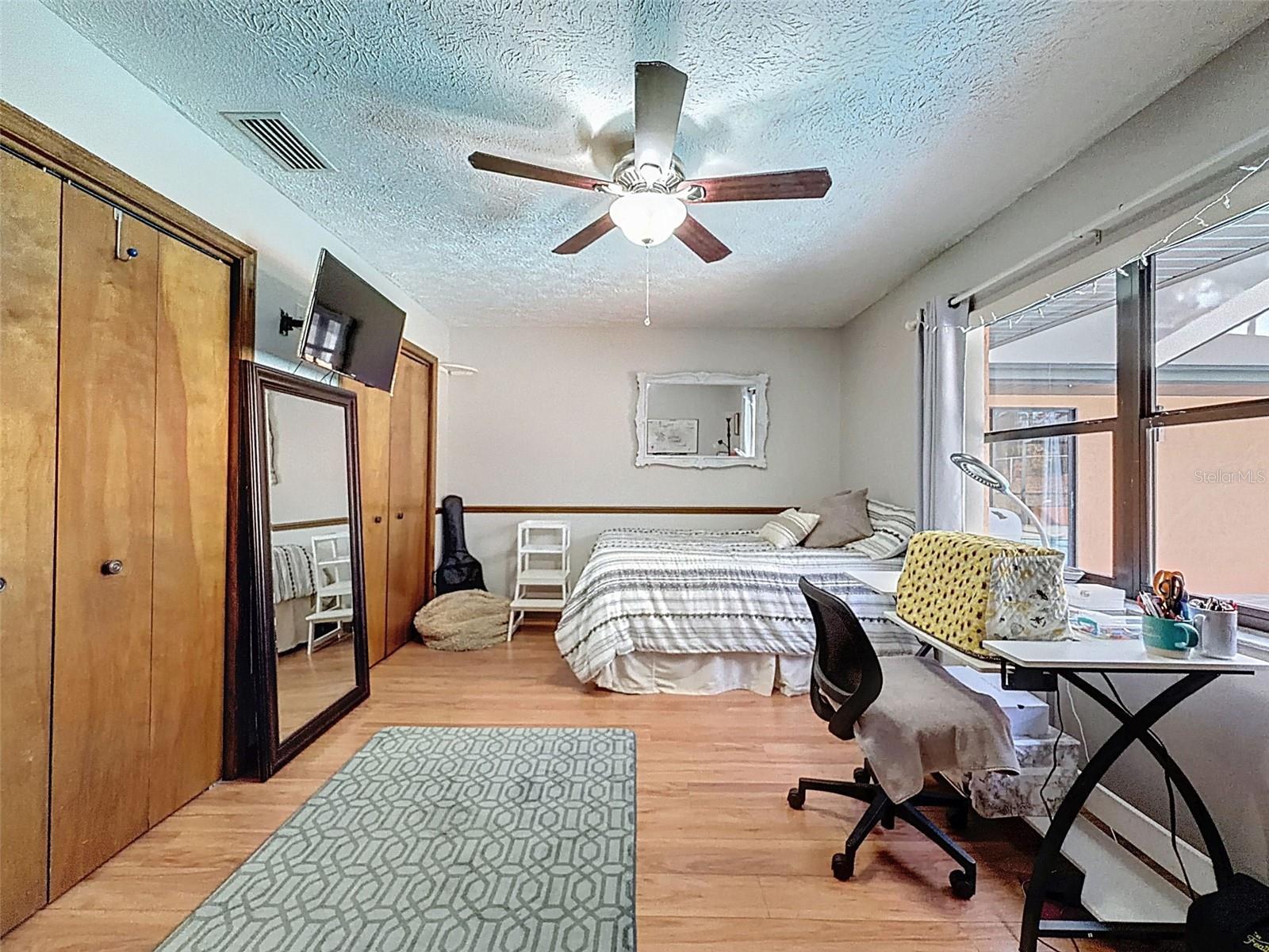 Image 20 of 50 For 4289 Castle Avenue