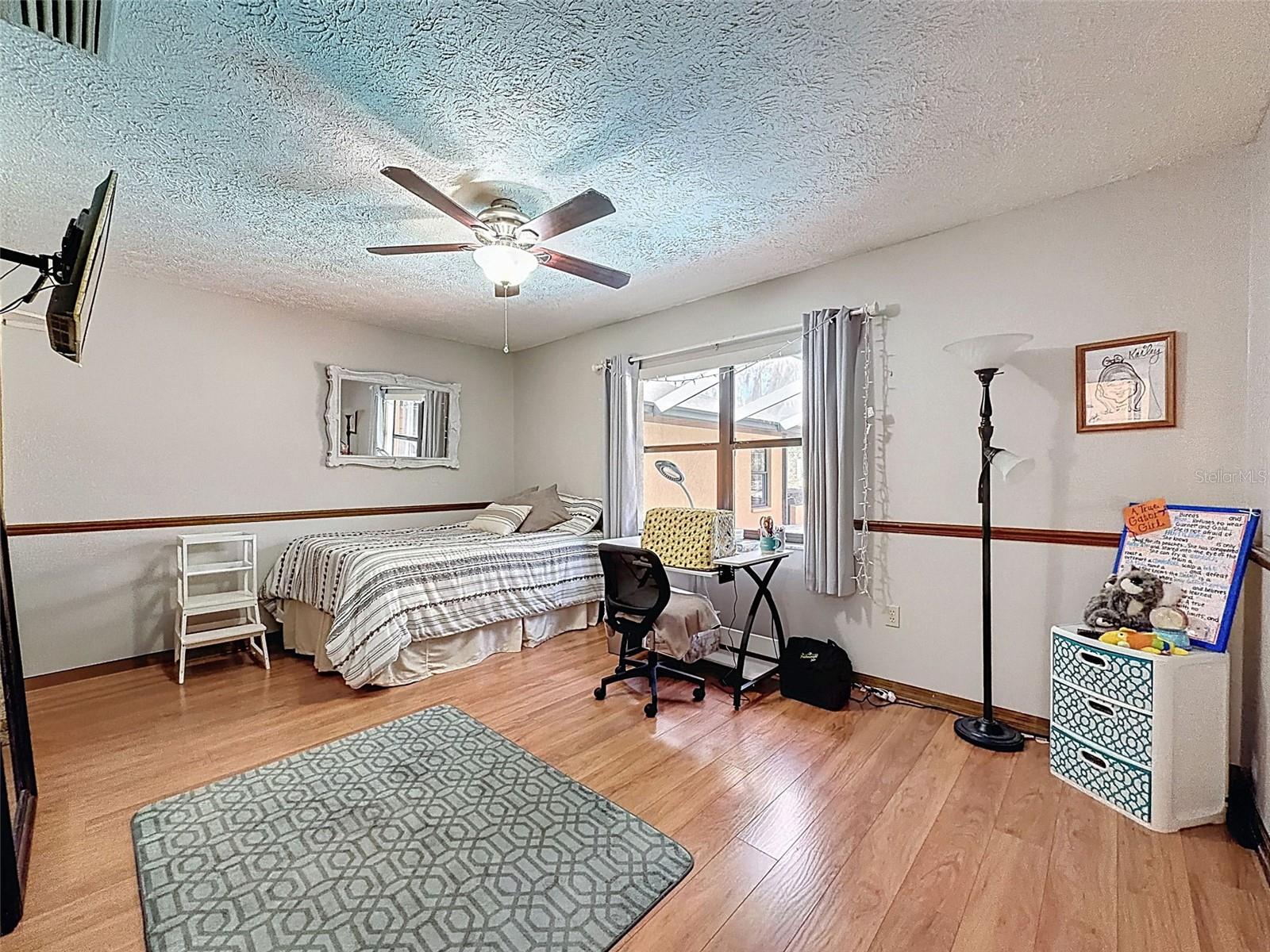 Image 21 of 50 For 4289 Castle Avenue