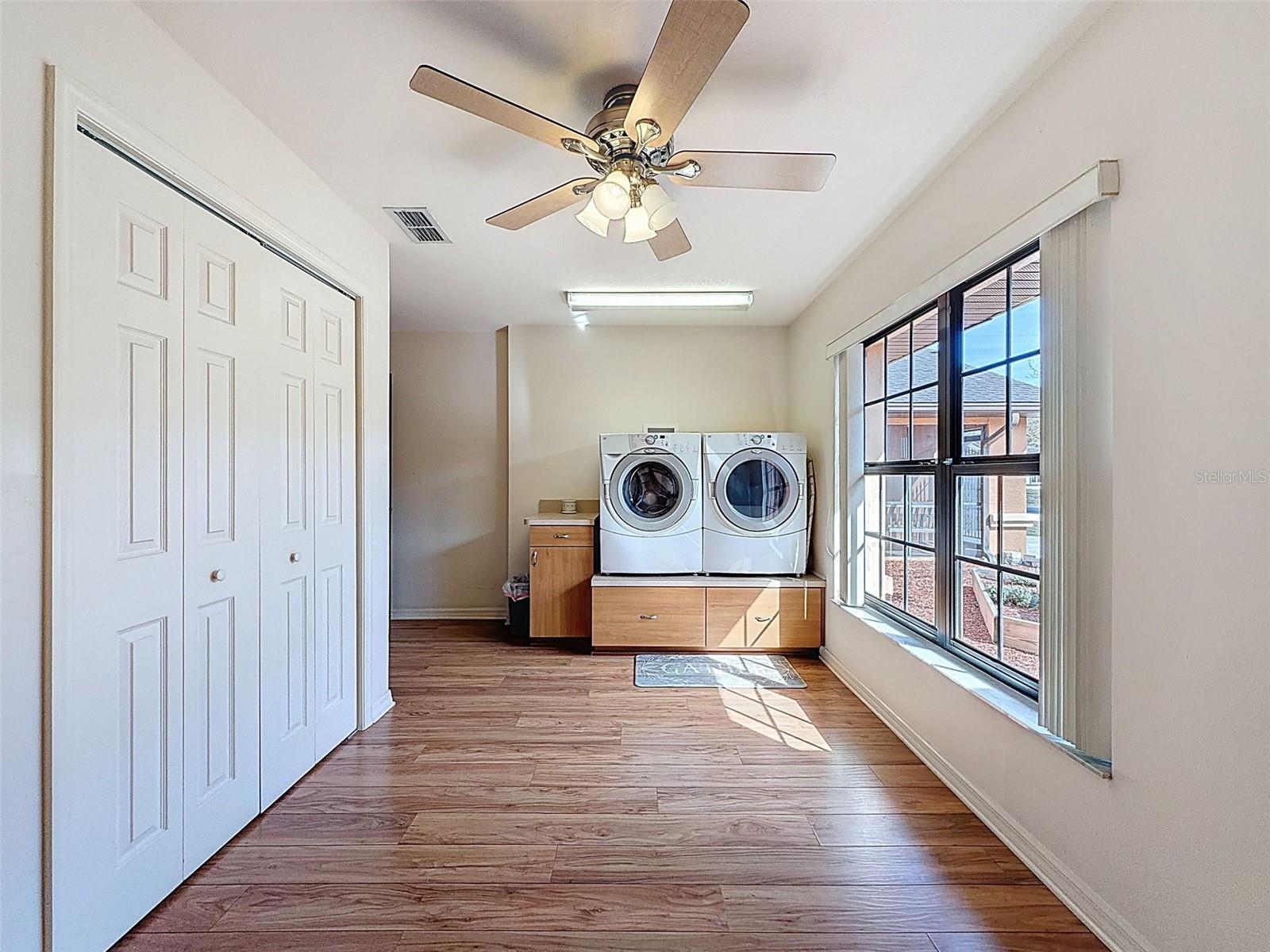 Image 38 of 50 For 4289 Castle Avenue