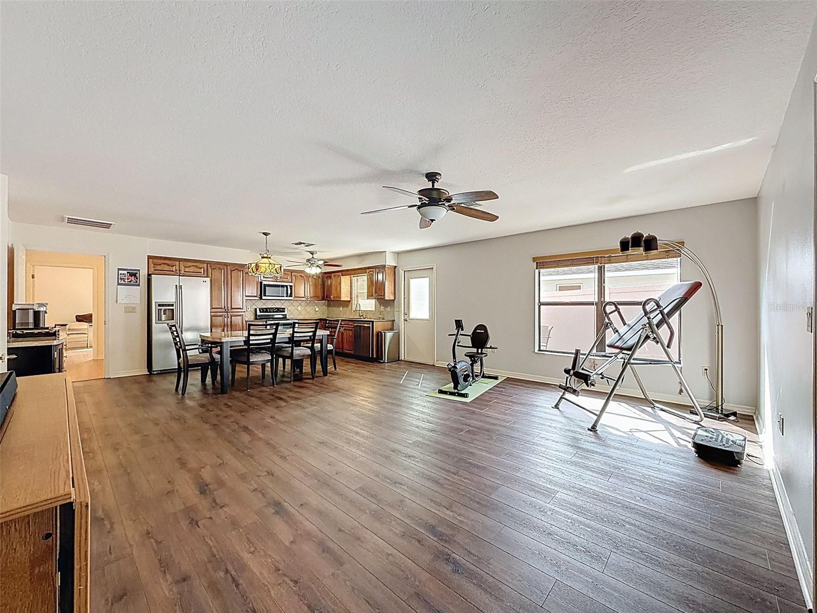 Image 45 of 50 For 4289 Castle Avenue