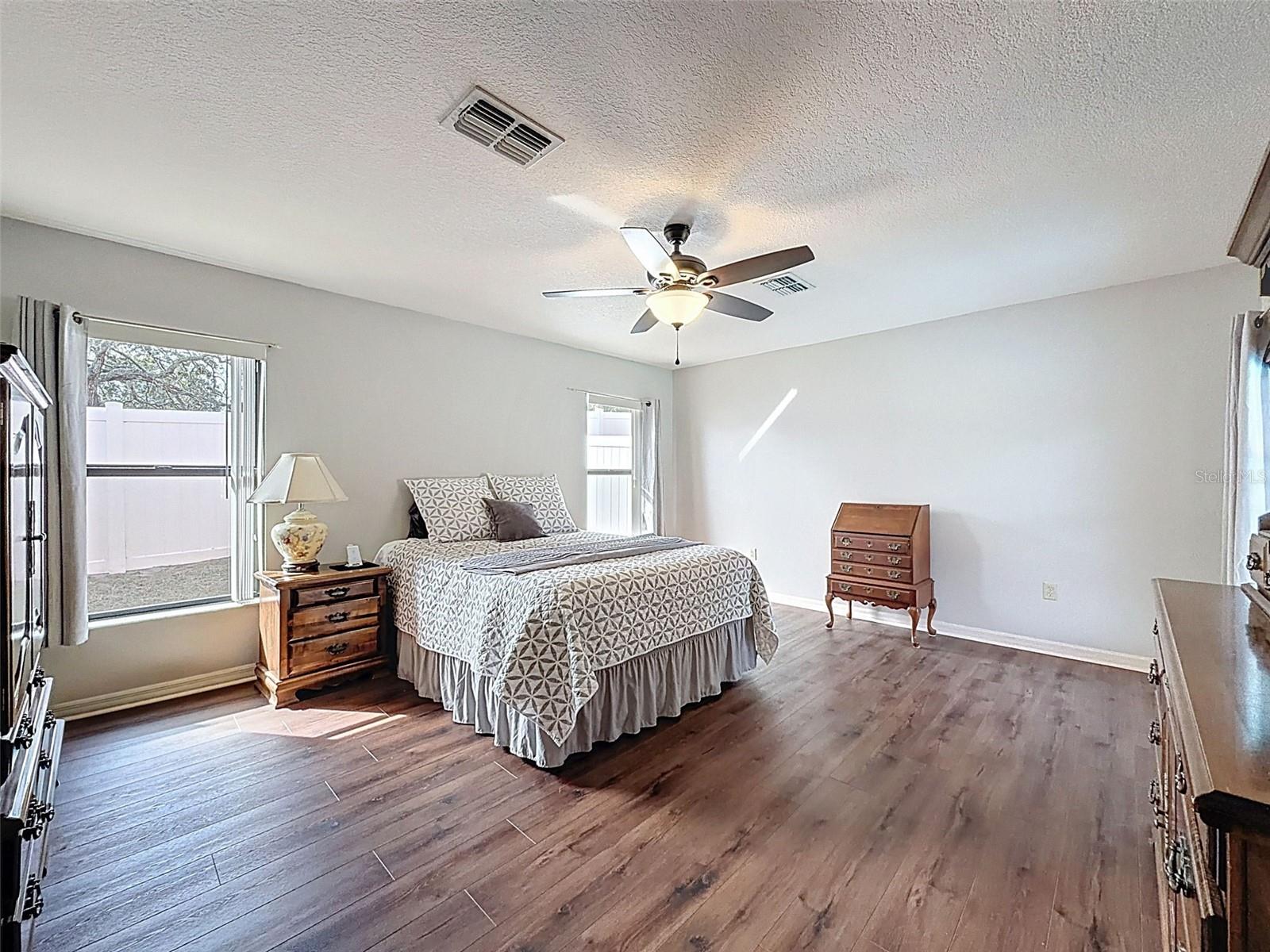 Image 48 of 50 For 4289 Castle Avenue